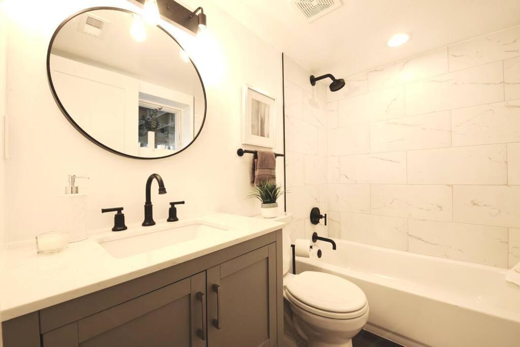 Cherry Blossom Townhouse, Easy Dc Access Washington Exteriör bild
