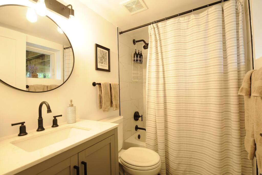 Cherry Blossom Townhouse, Easy Dc Access Washington Exteriör bild