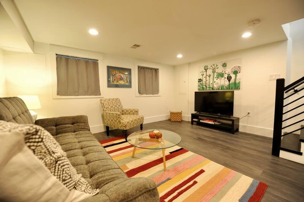 Cherry Blossom Townhouse, Easy Dc Access Washington Exteriör bild